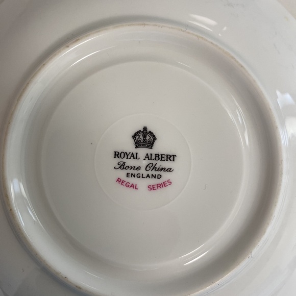 Royal Albert Regal Series Teacup And Saucer - Picture 5 of 8